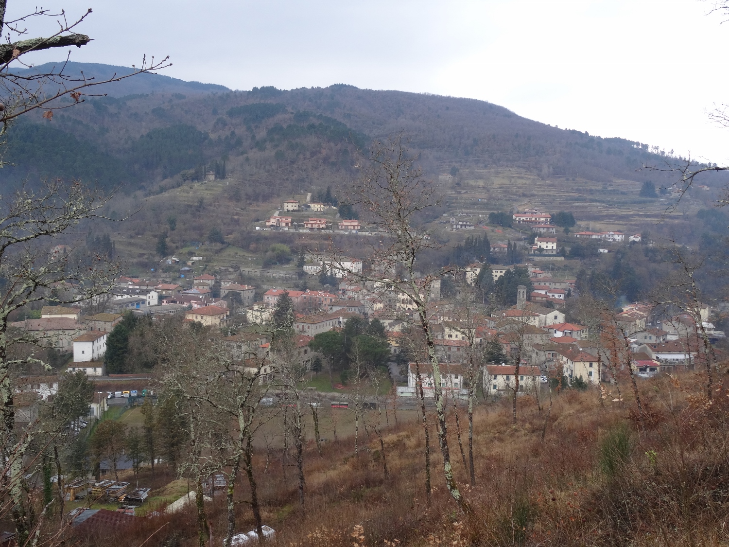 Vista panoramica di Talla -Vecchie Vie escursioni trekking casentino Arezzo